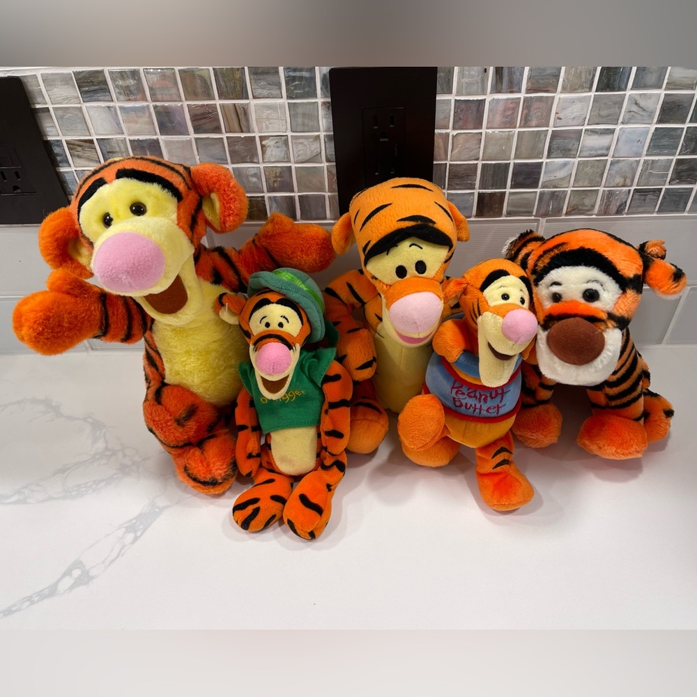 DISNEY’S Tigger Bundle Five Pieces Multiple Sizes